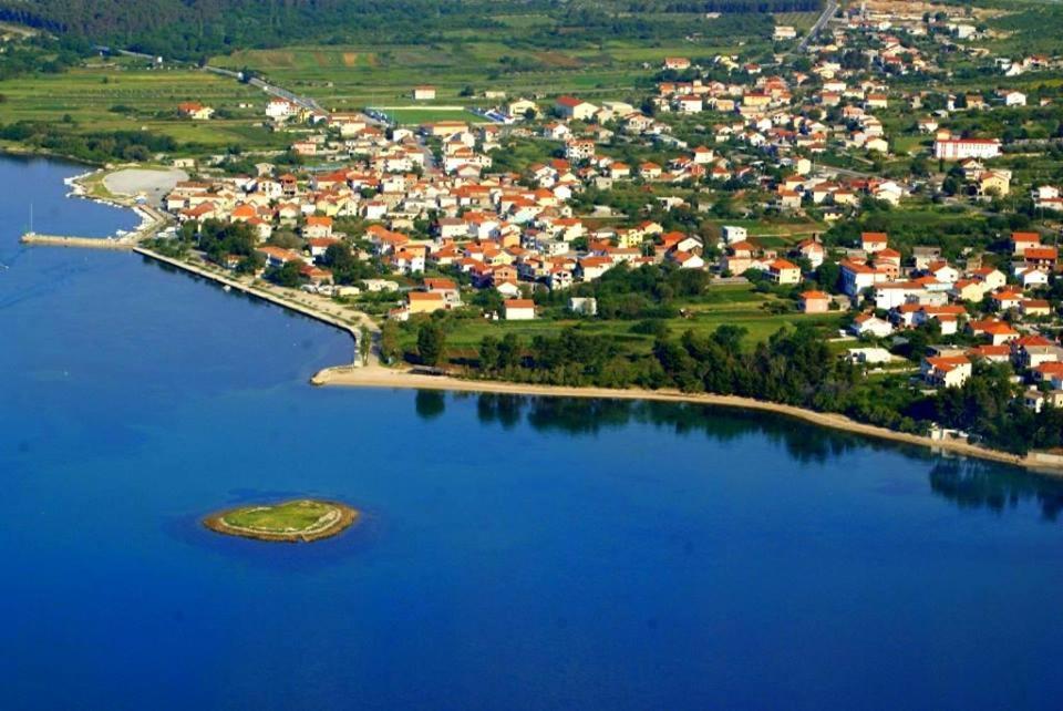 Apartmani Ajp Posedarje Esterno foto