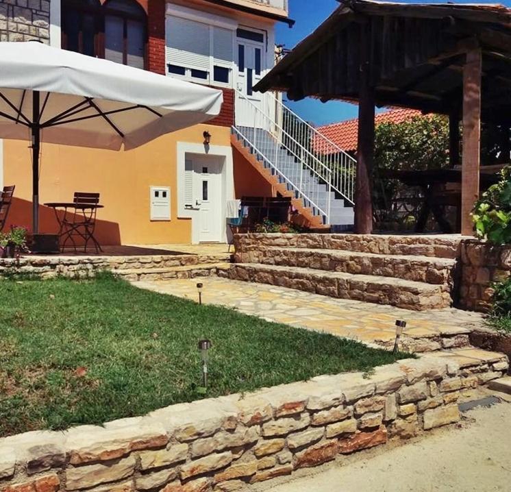 Apartmani Ajp Posedarje Esterno foto